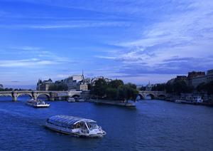京都のビジネス・観光に最適な宿泊！東横INN京都四条烏丸の魅力と詳細情報